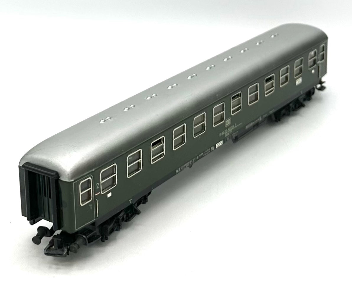 Marklin 4022 HO Scale DB 2nd Class Express Train Passenger Car/Coach