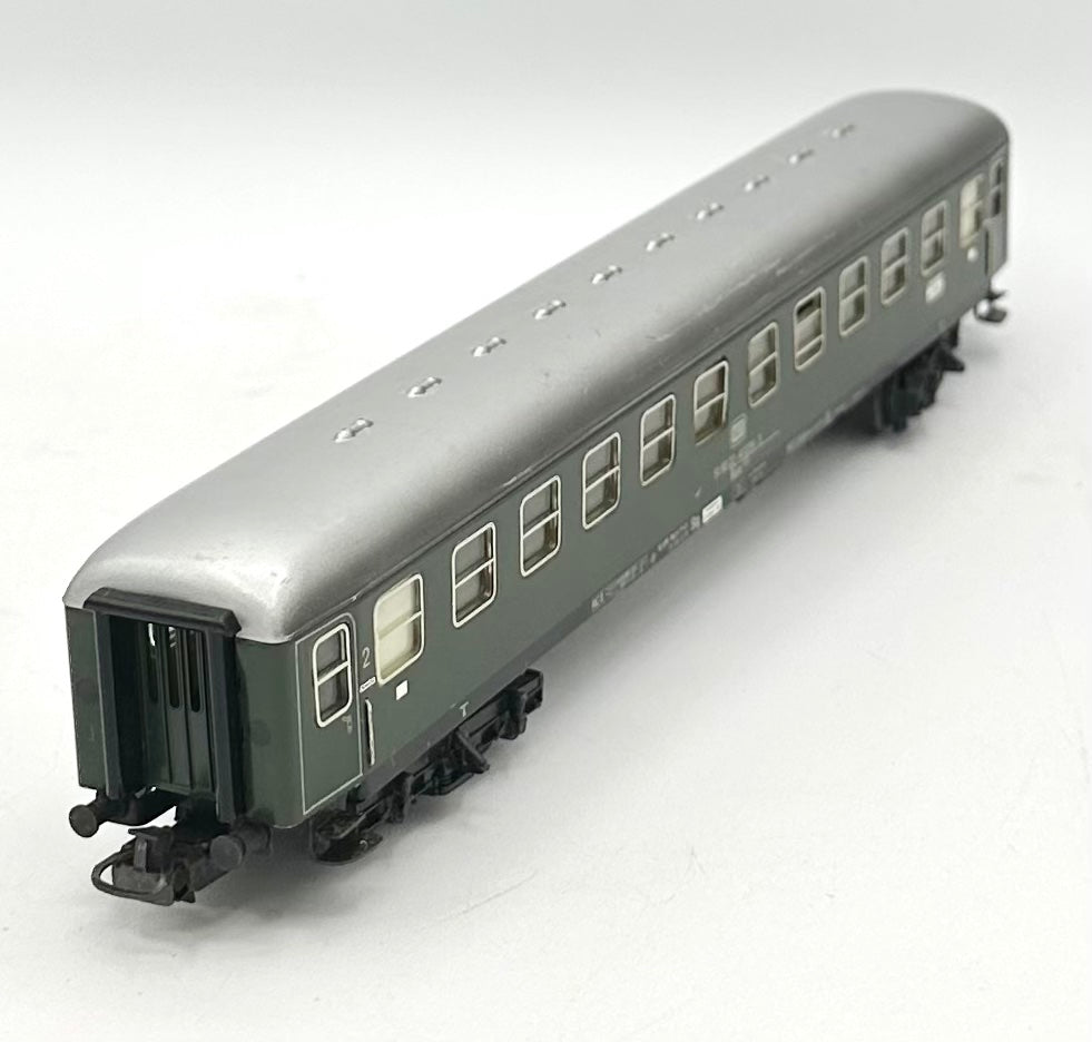 Marklin 4022 HO Scale DB 2nd Class Express Train Passenger Car/Coach