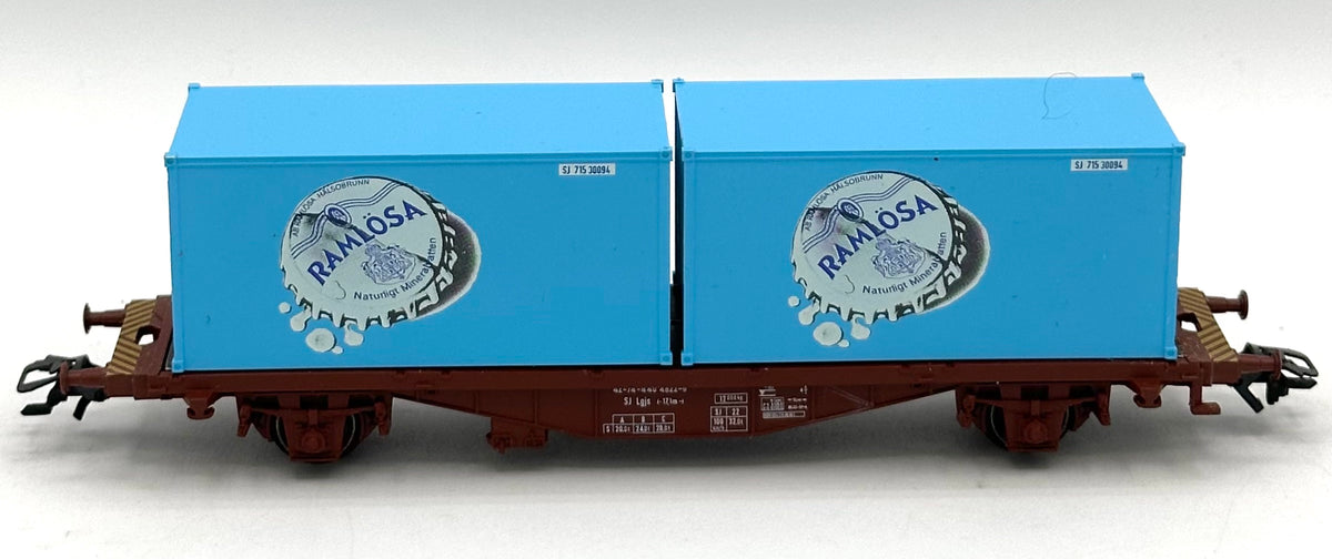 Marklin 4659 HO Scale DR Flatcar Carrying two Ramlosa Beer Freight containers