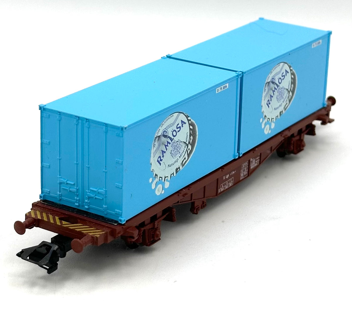 Marklin 4659 HO Scale DR Flatcar Carrying two Ramlosa Beer Freight containers