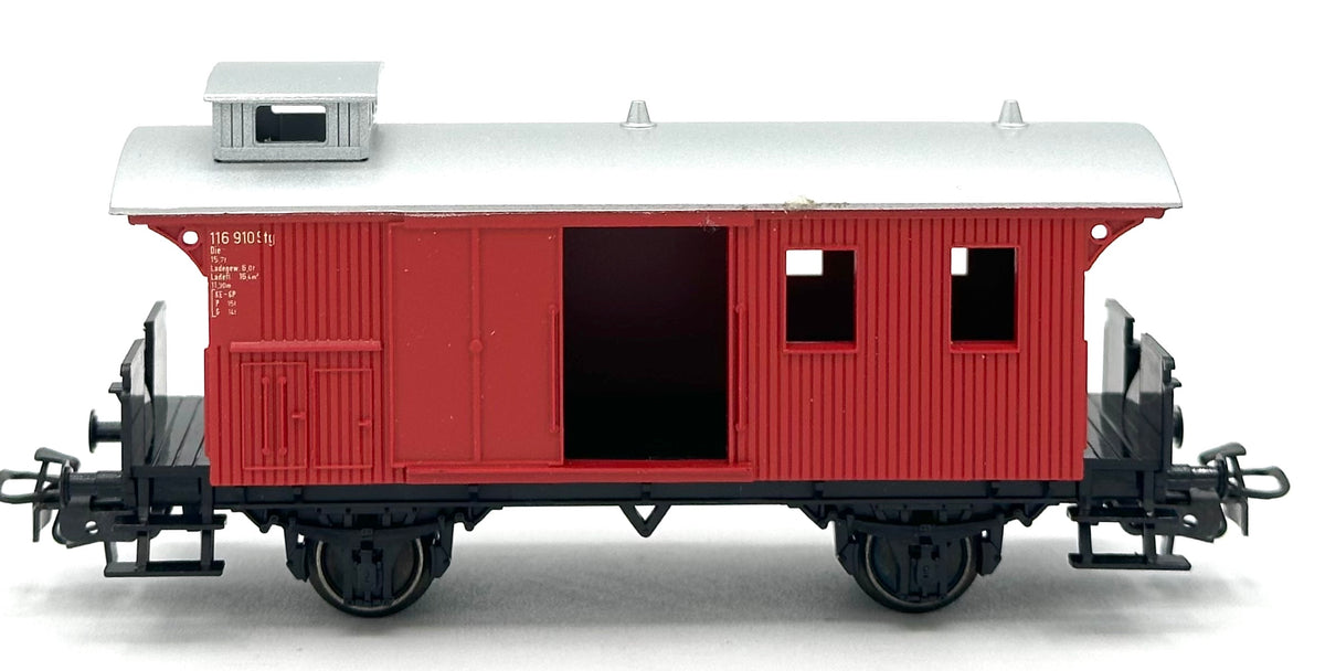 Marklin 116 910 HO Scale Fire Brigade Equipment/Crew Car
