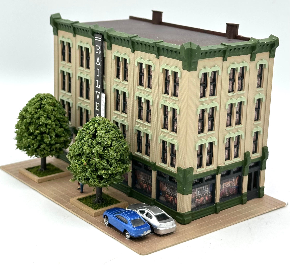 DPM Woodland Scenics N Scale Custom Painted "Railveiw Apartments" Lighted Diorama.