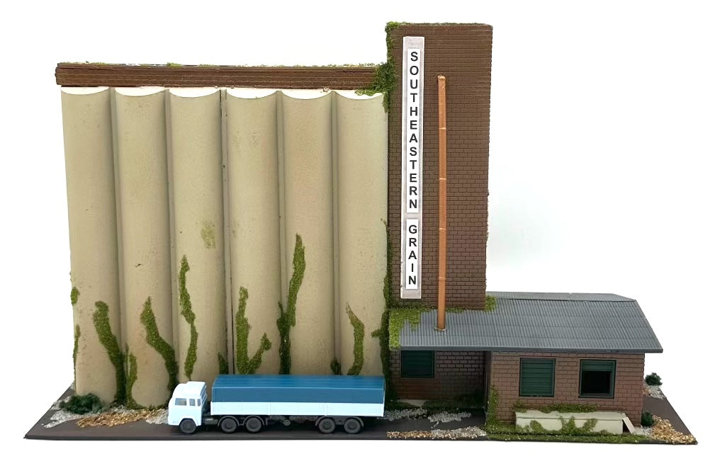 Heljan N Scale Southern Grain Elevator Building Custom Painted/Weathered New Diorama