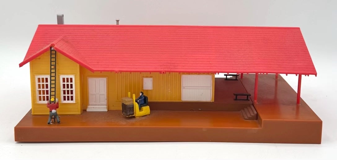 Bachmann Plasticville HO Scale Grovemont Station Fully Assembled