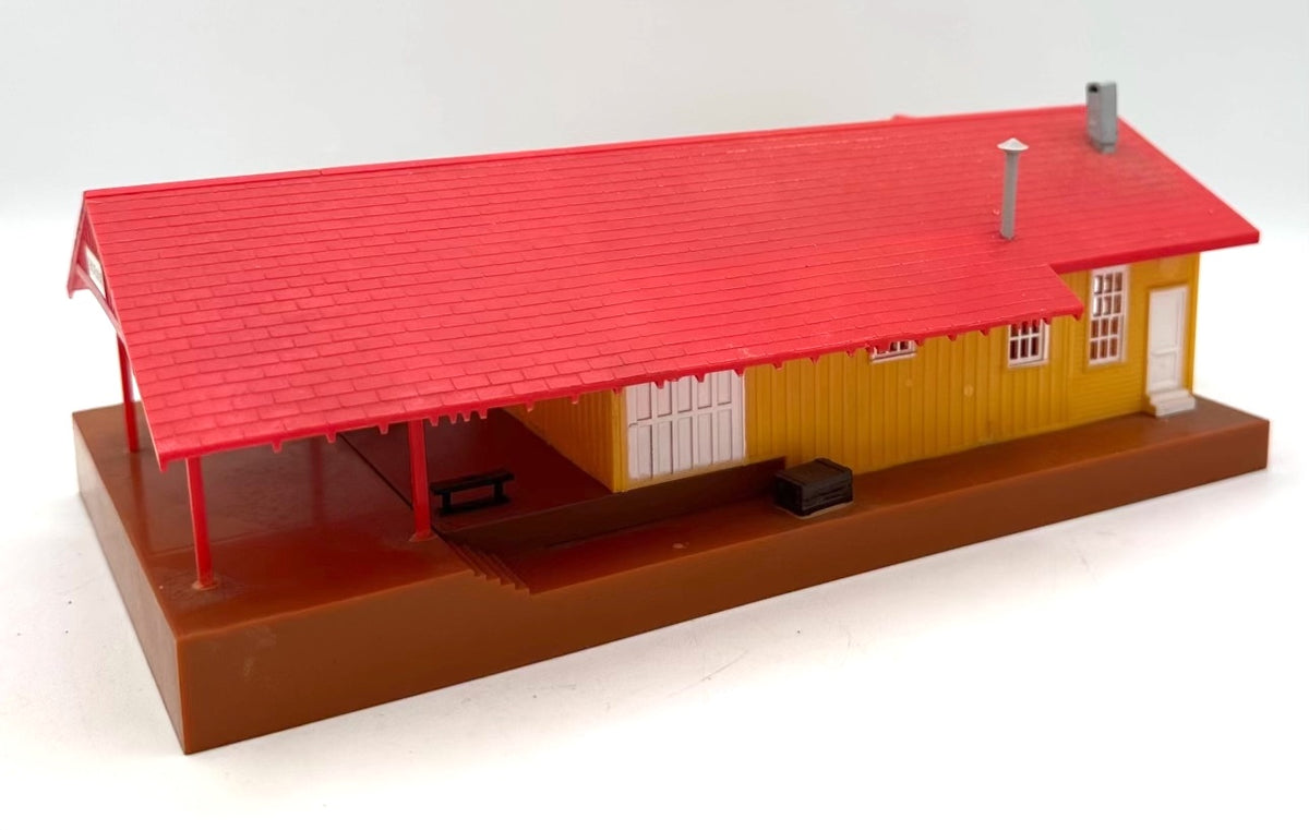 Bachmann Plasticville HO Scale Grovemont Station Fully Assembled