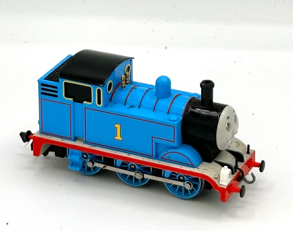 Bachmann HO Scale Thomas &amp; Friends Thomas "1" Engine + Coaches "Annie", "Clarabel " and Troublesome Trucks