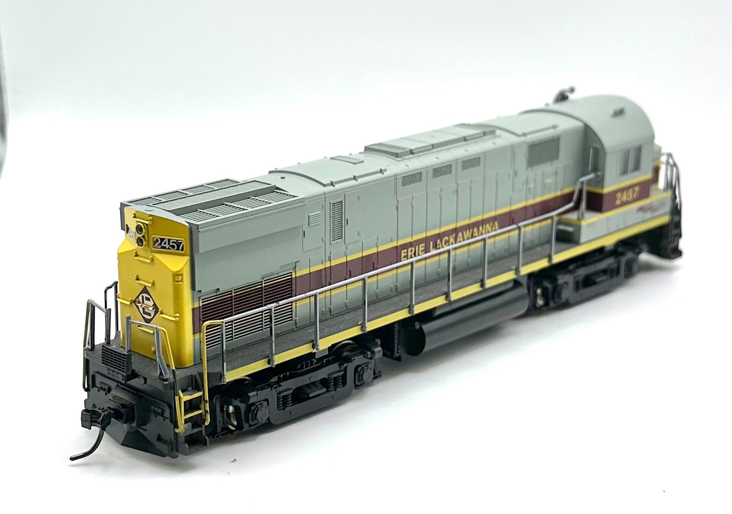 Atlas/Kato HO Scale 8034  Erie Lackawanna ALCO C-425 DC Diesel Locomotive 2457