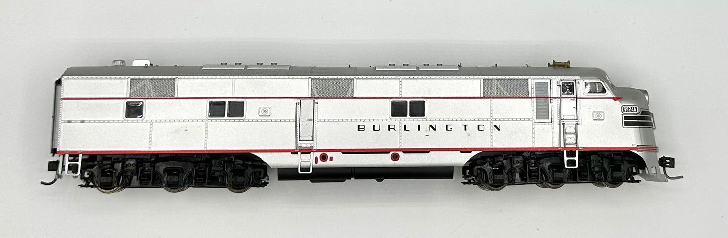 Lifelike HO Scale Burlington DC E8/E9 Locomotive 9924A