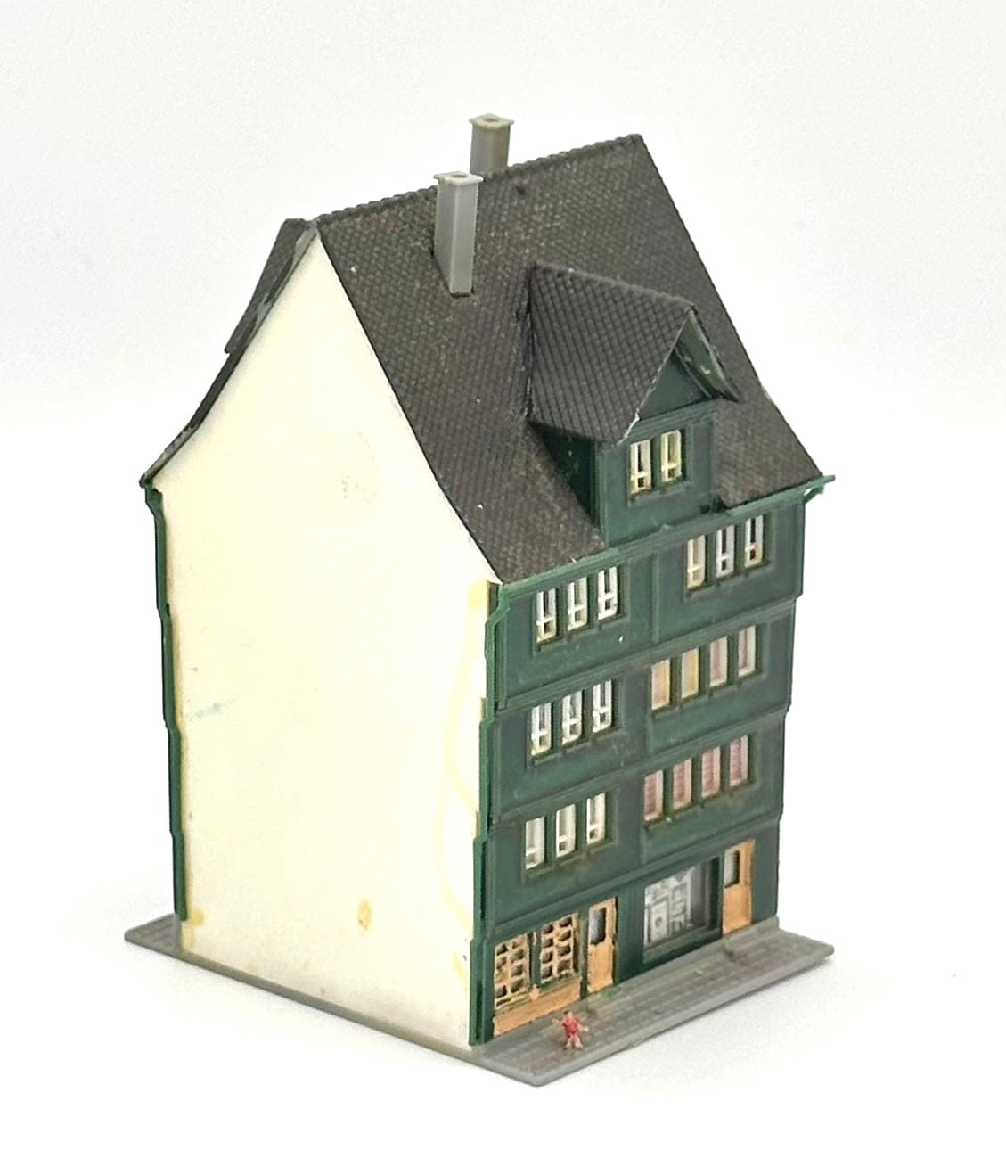 Kibri Z Scale 5-Story Custom Painted/Weathered Apartments/ First Floor Shops Full Assembled Lighted