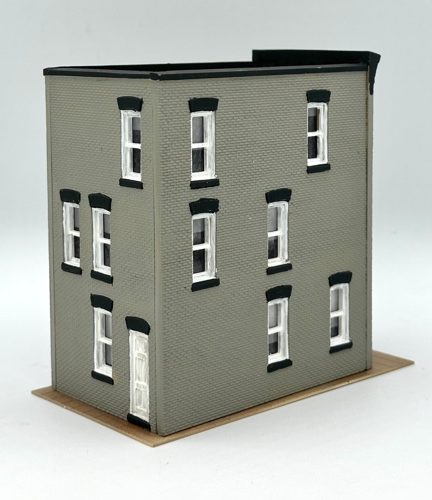 HO Scale 3-Story Custom Painted Town House Fully Assembled. Lighted