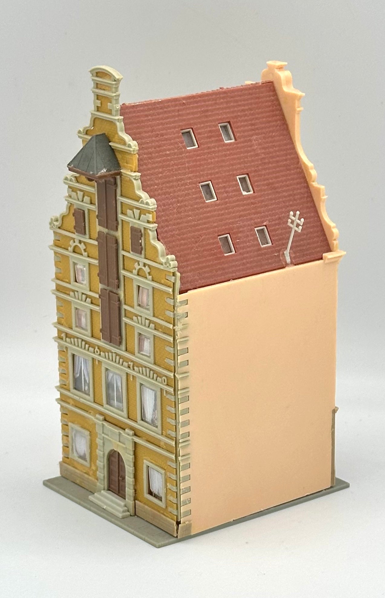 Kibri N Scale 6-Story Traditional German/Dutch Apartment Building, Fully Assembled.