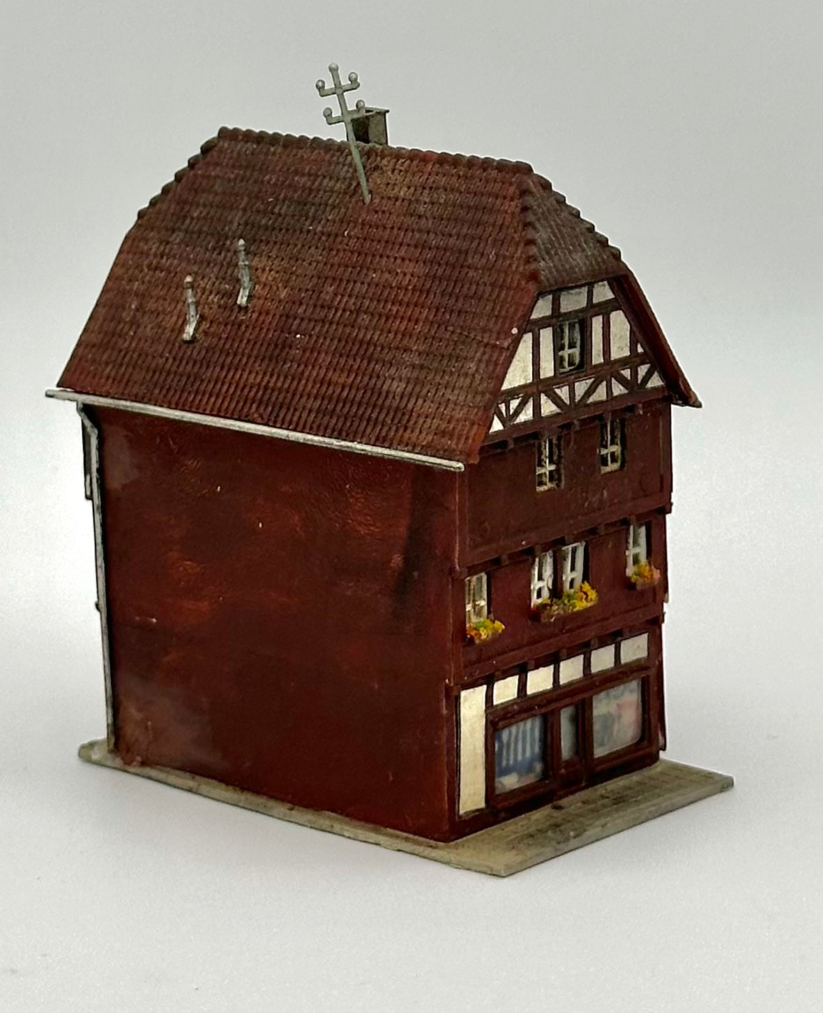 Kibri Z Scale, 4-Story Apartments/ Ground Floor Shops Custom Painted/Weathered Full Assembled Lighted