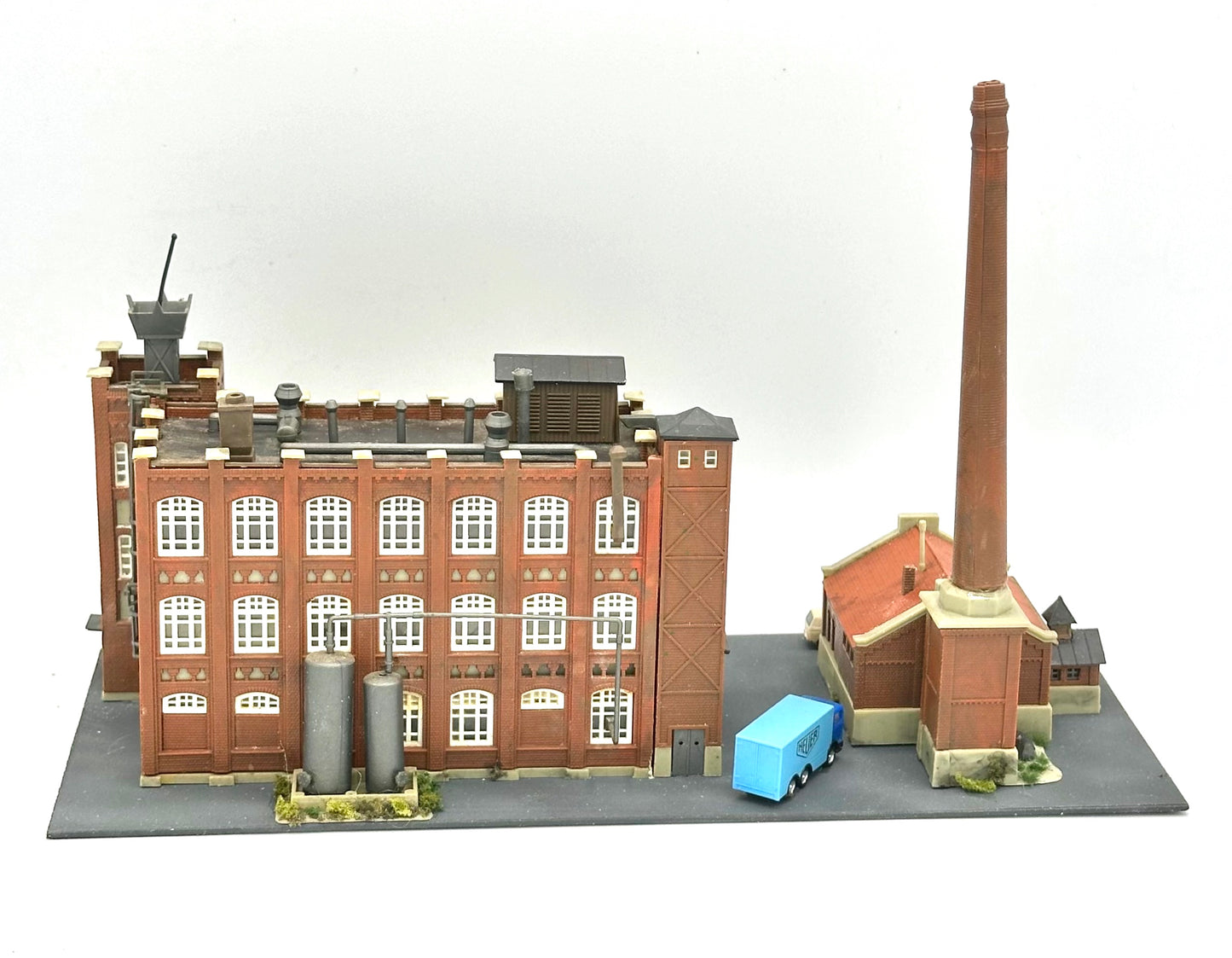 Kibri Z Scale 36770+Additional Building Custom Painted/Weathered Factory Buildings Fully assembled Diorama