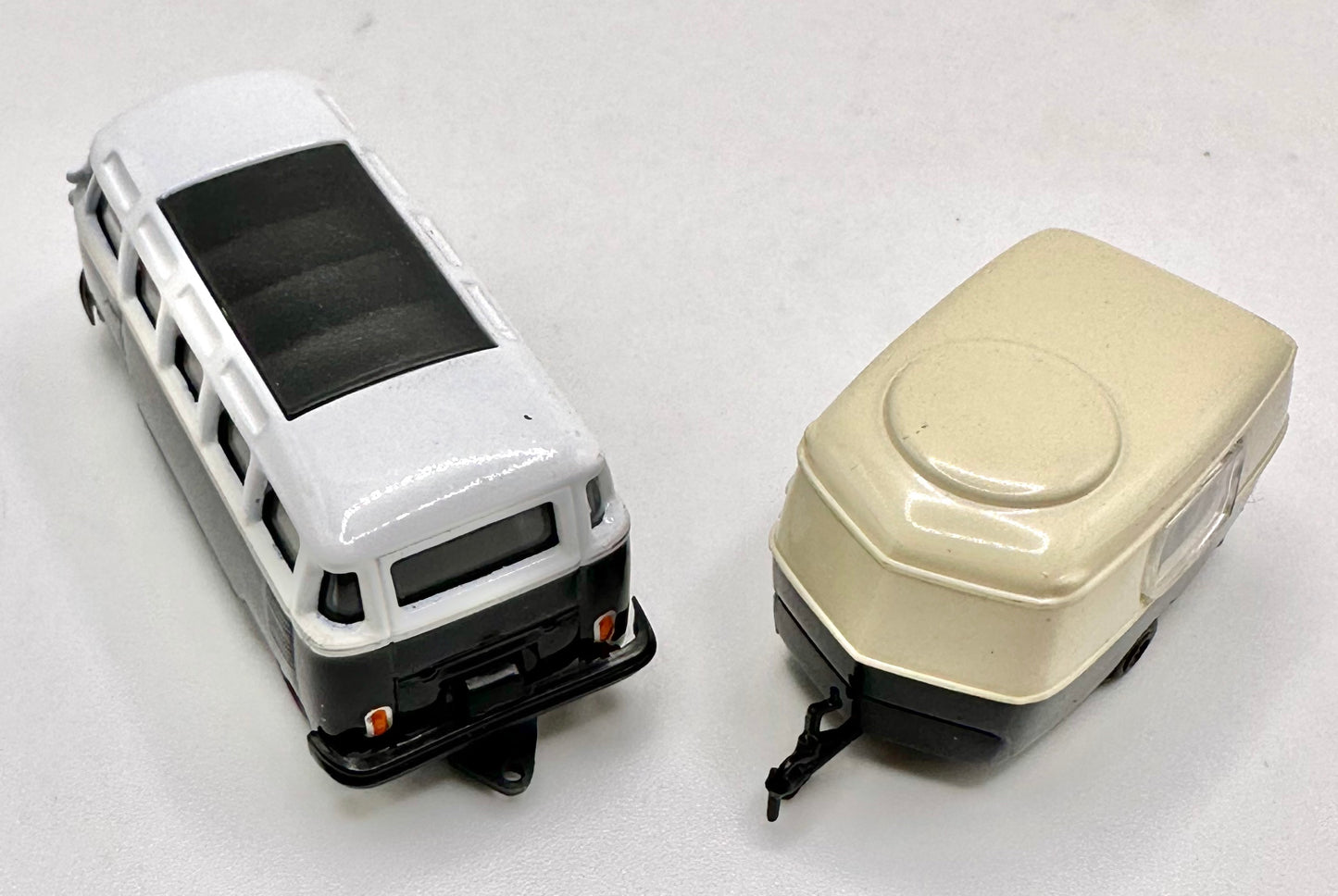 Malibu HO Scale VW Volkswagon TI SAmba + Caravan Camper Trailer