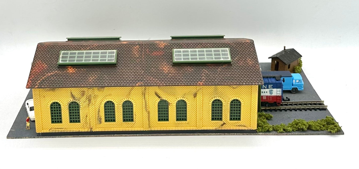 Heljan Con-Cor N Scale Weathered Custom Warehouse lighted Diorama