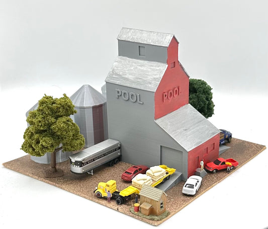 Walthers Cornerstone N Scale 933-3238 "Pool" COOP Grain Elevator + Silo's  Fully AssembledDiorama