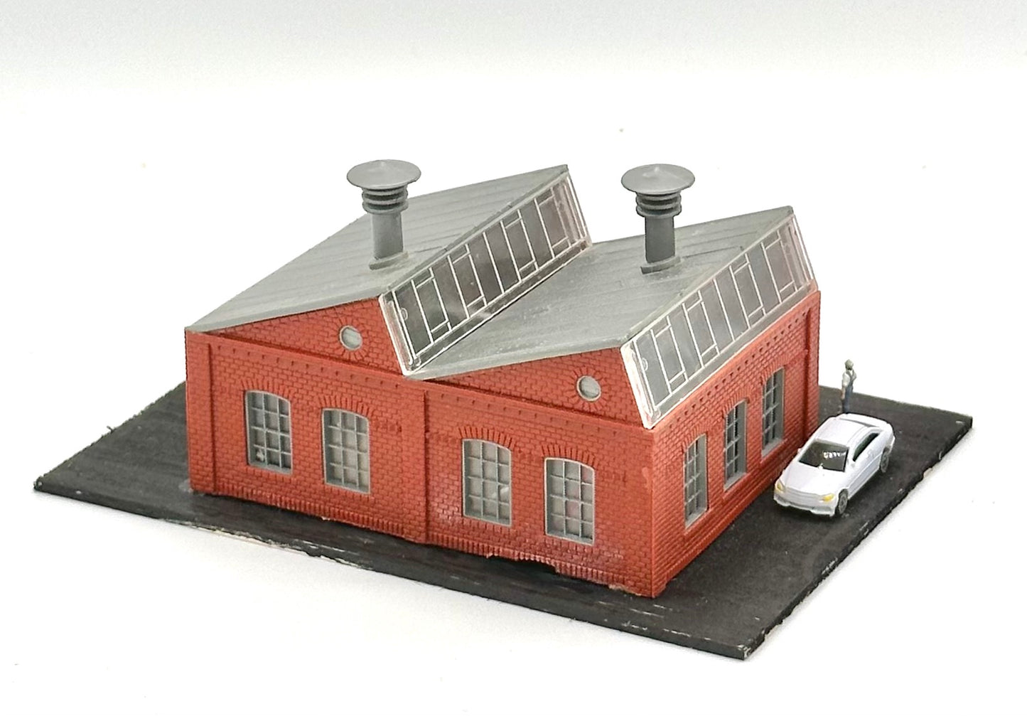 Model Power 2575 N Scale Custom "Eastern Chemicals Co," Fully Assembled Lighted Diorama