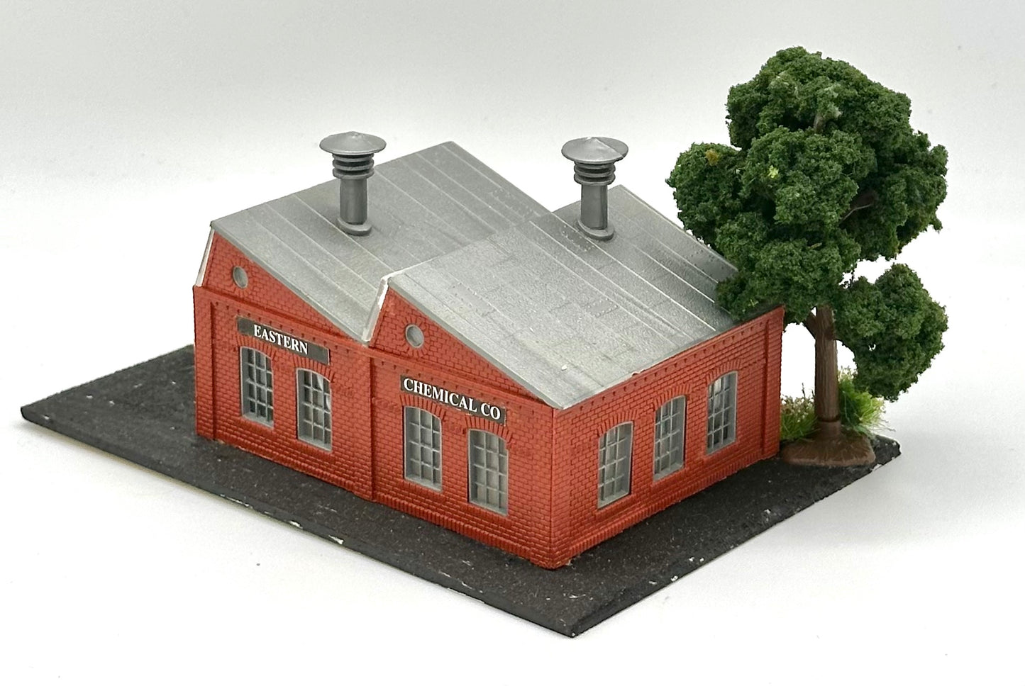 Model Power 2575 N Scale Custom& "Eastern Chemicals Co," Fully Assembled Lighted Diorama