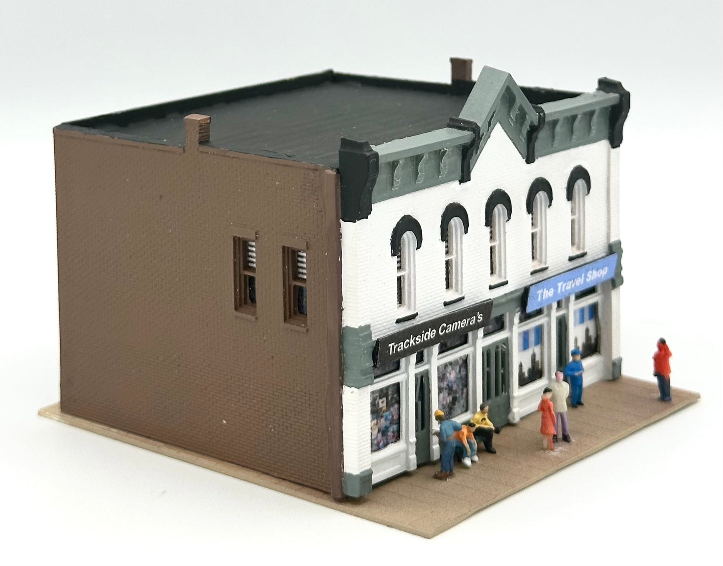 DPM N Scale Custom PaintedHigh St. Block Trackside Camera's The Travel Shop Lighted
