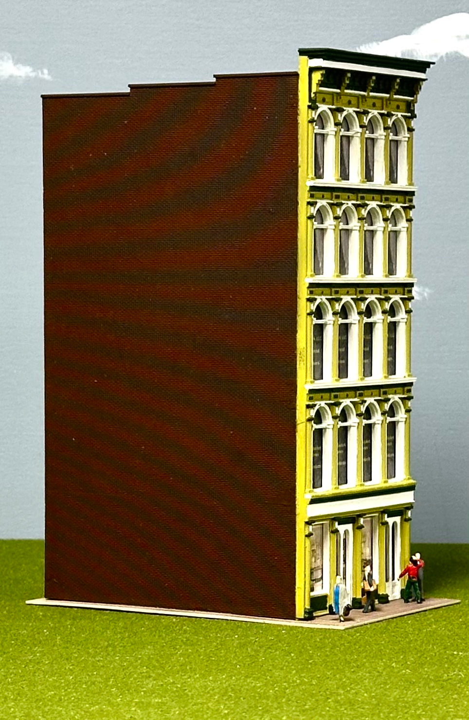 City Classics HO Scale Custom Painted 5-Story Art Deco " Office Block" Street Figures Lighted
