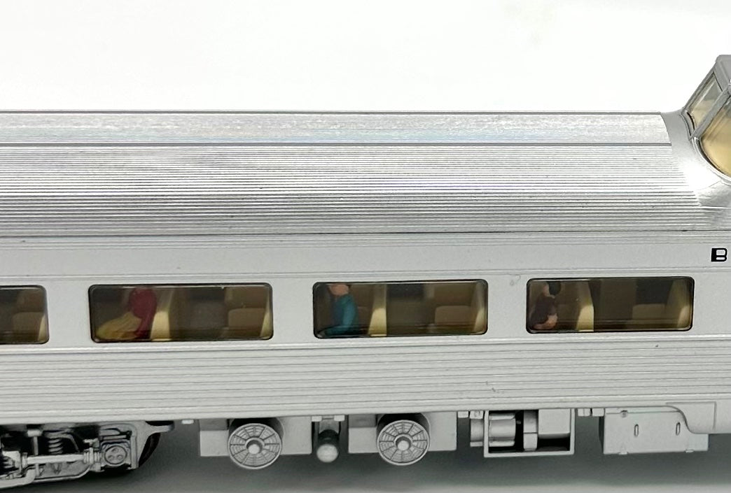 Walthers HO Scale Burlington Budd Vista Dome Coach