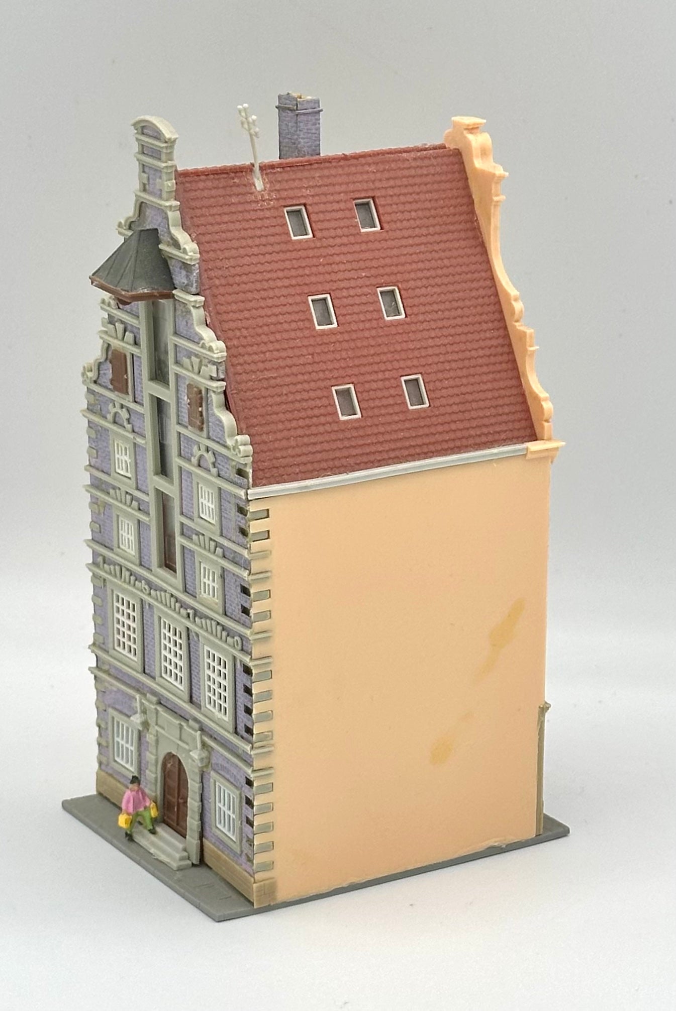 Kibri N Scale 6-Story Traditional German/Dutch Apartment Building, Fully Assembled.