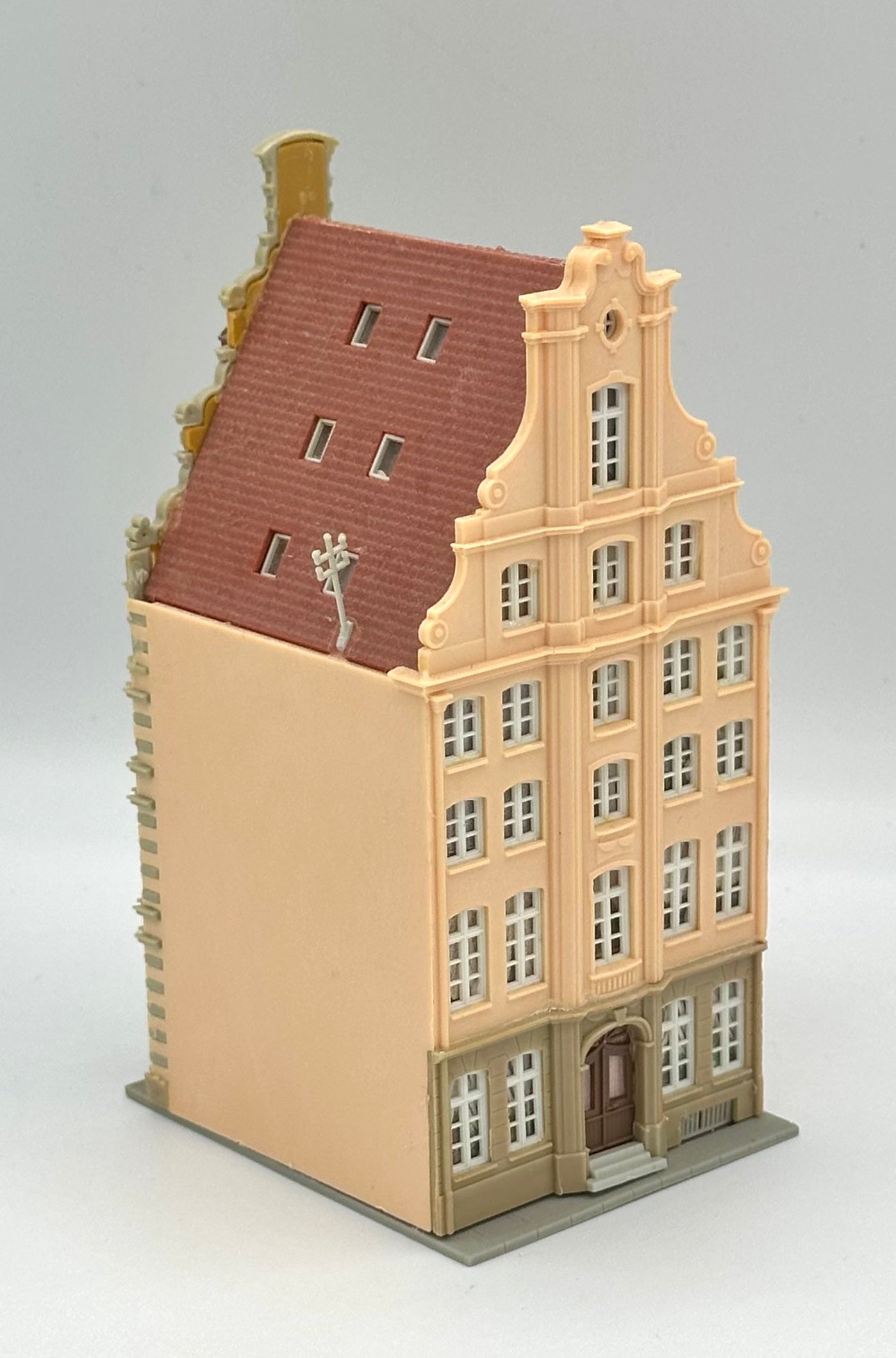 Kibri N Scale 6-Story Traditional German/Dutch Apartment Building, Fully Assembled.