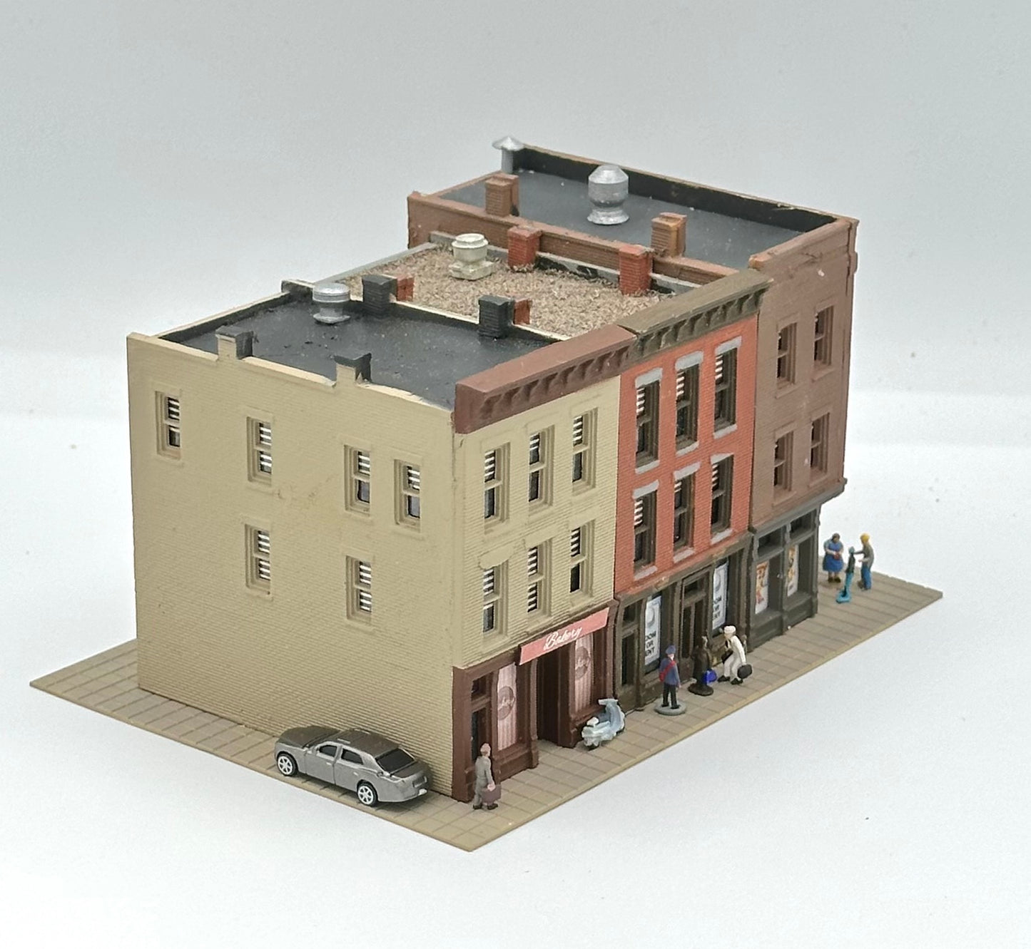 DPM N Scale 3 Custom  Built/Painted 3 Story Downtown Street Block Fully Assembled New Diorama.