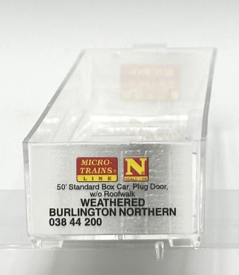 Micro Trains N Scale 038 44  200 Weathered Burlington Northern 50' STD Box Car