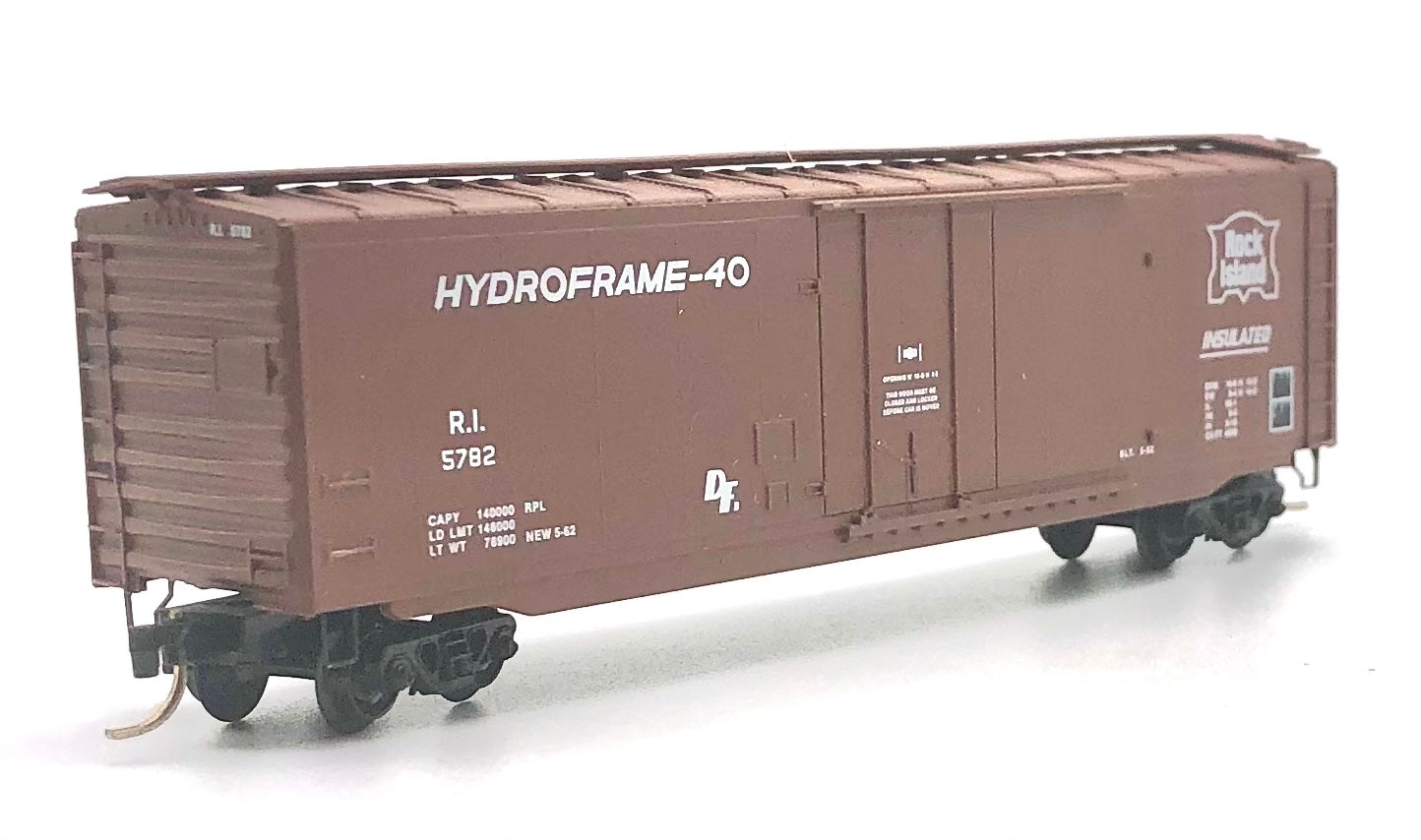 Micro Trains MTL N Scale 32290 Rock Island 50' STD. Boxcar Plug Door