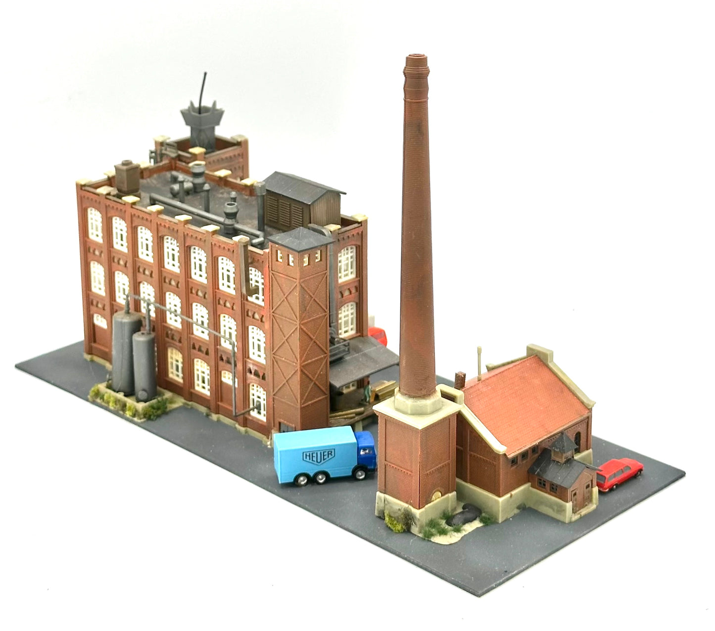 Kibri Z Scale 36770+Additional Building Custom Painted/Weathered Factory Buildings Fully assembled Diorama