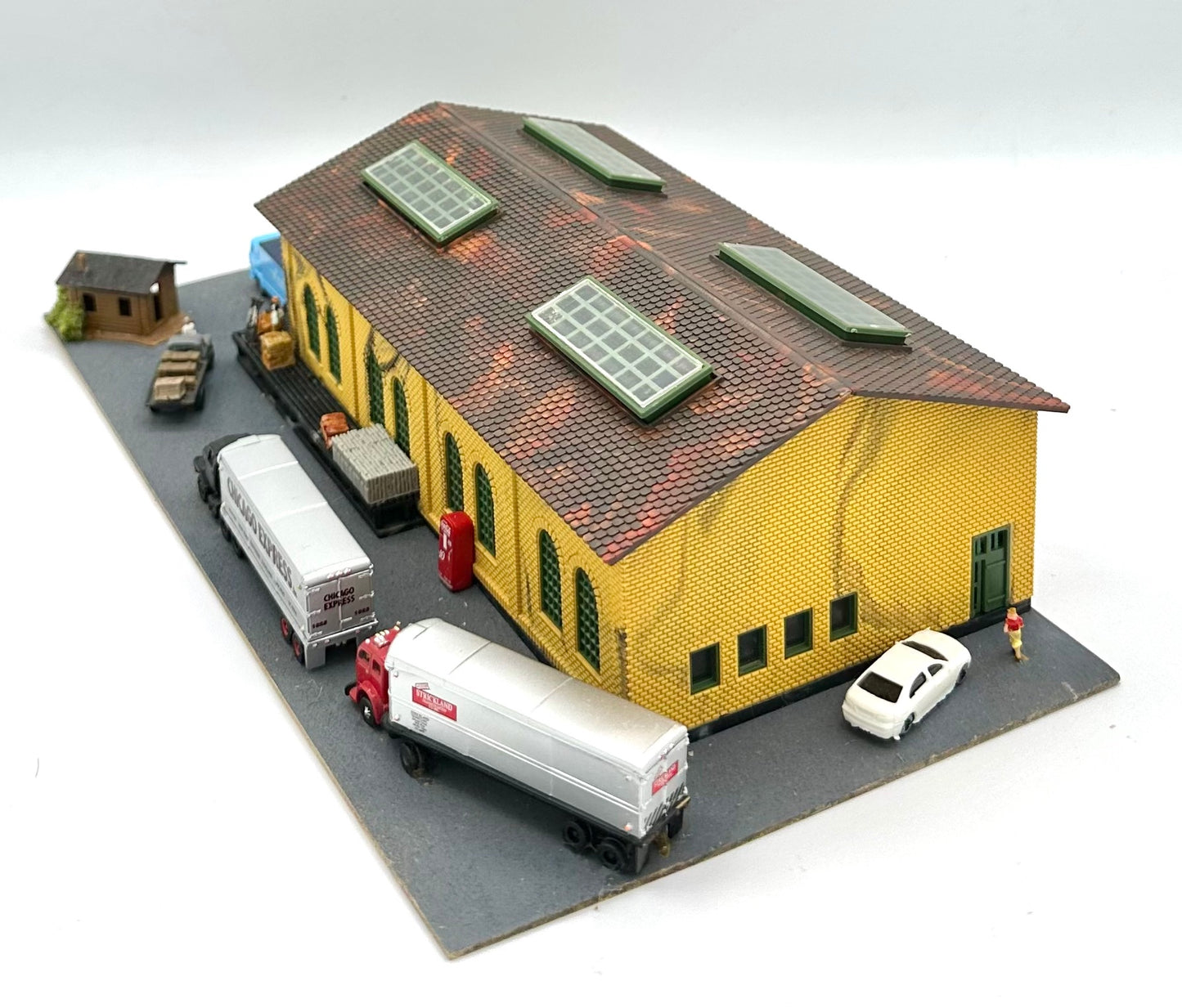 Heljan Con-Cor N Scale Weathered Custom Warehouse lighted Diorama