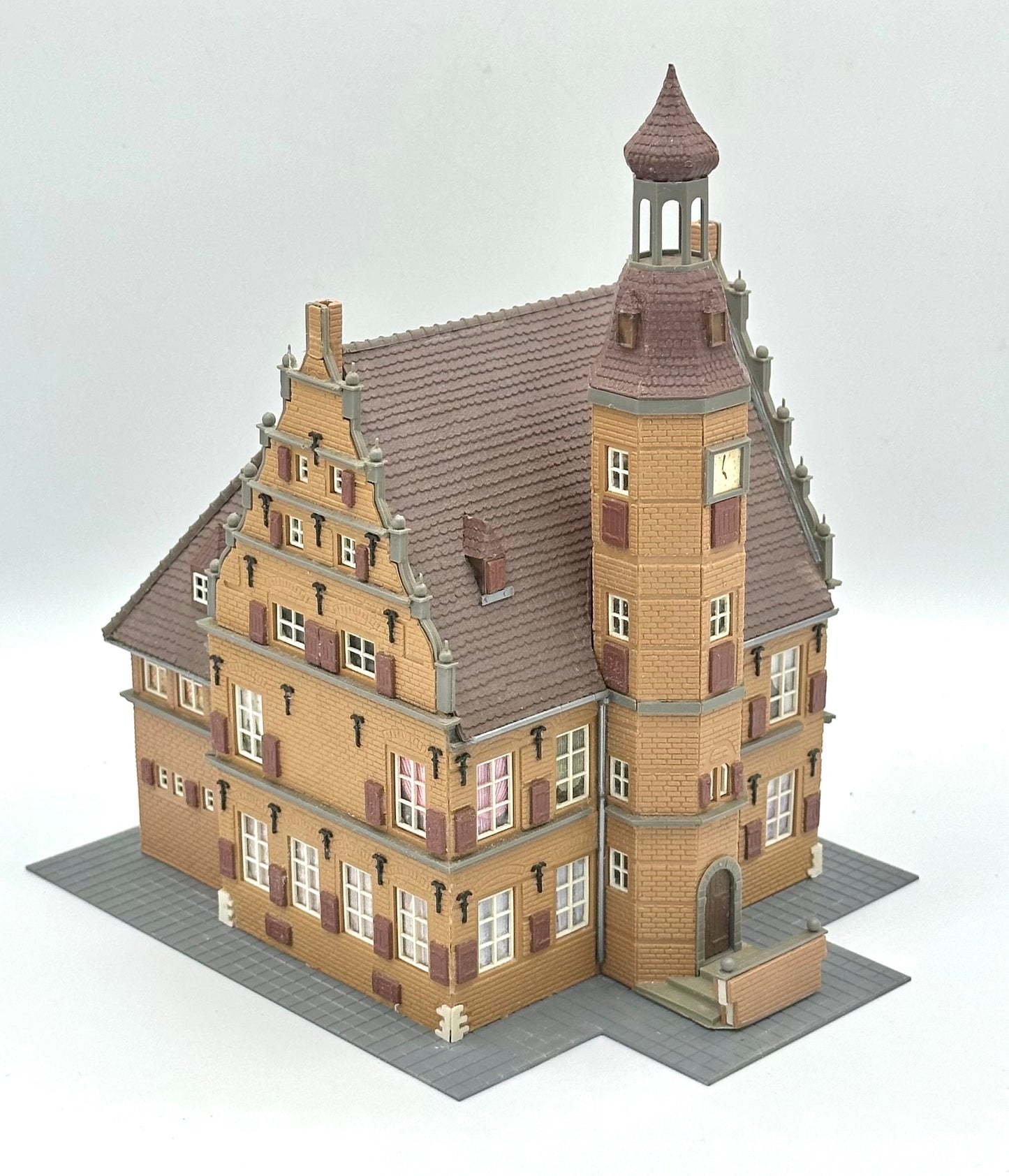 Kibri N Scale Very Rare 5-Story City Hall Building, Fully Assembled.