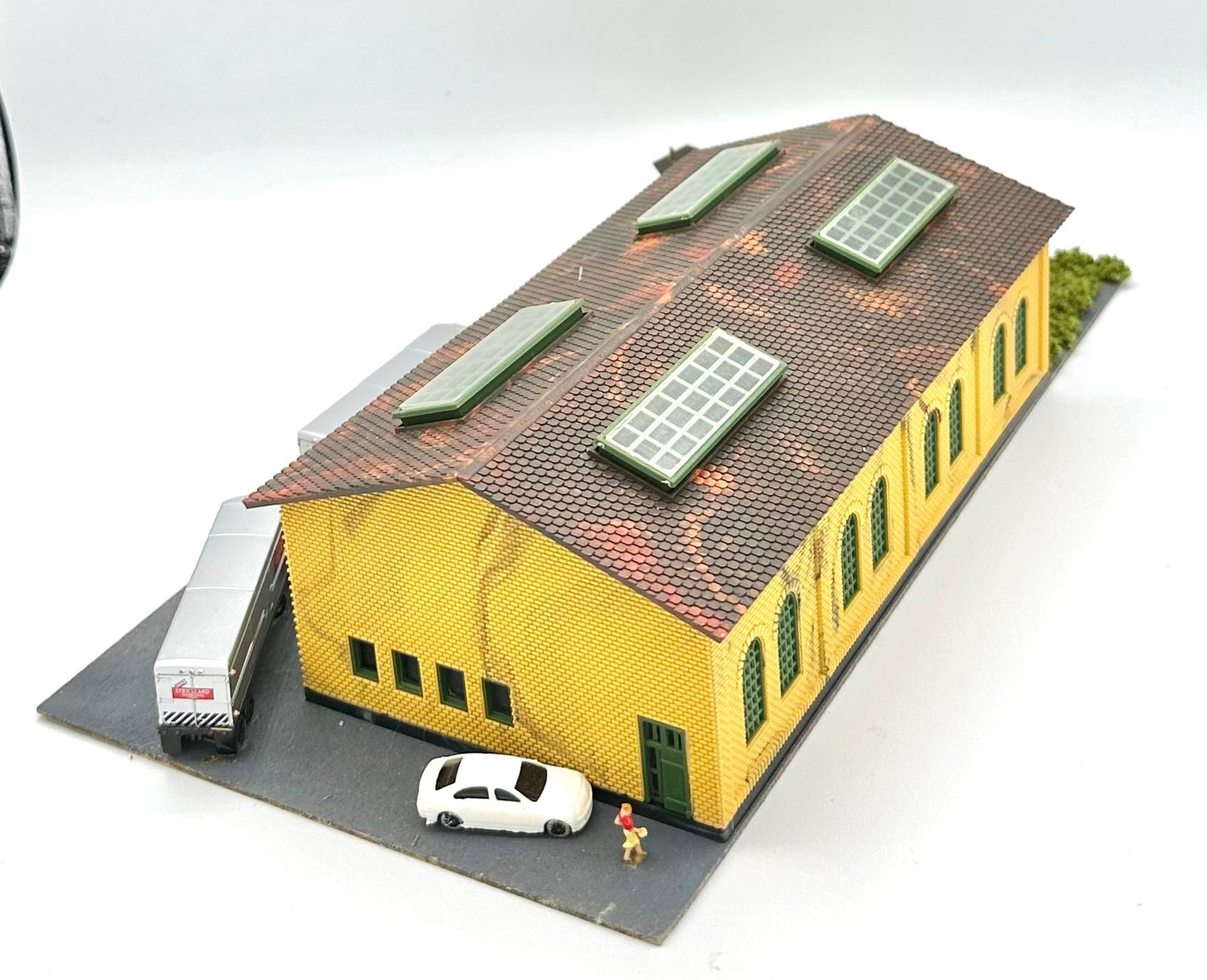 Heljan Con-Cor N Scale Weathered Custom Warehouse lighted Diorama