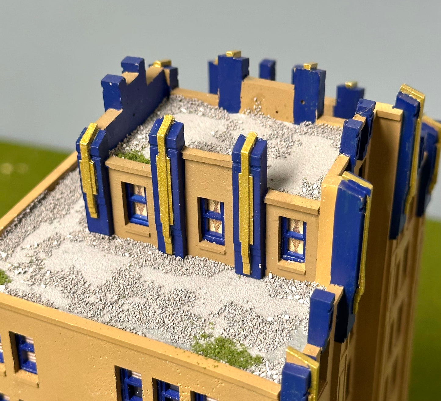 Lunde Studios NK-11 N Scale 8-Story Century Plaza,Fully Assembled , Lighted,