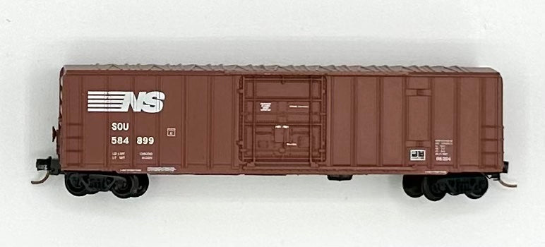 MicroTrains MTL N Scale 511 00 040 Norfolk Southern 50' Rib Side Box Car Plug Door