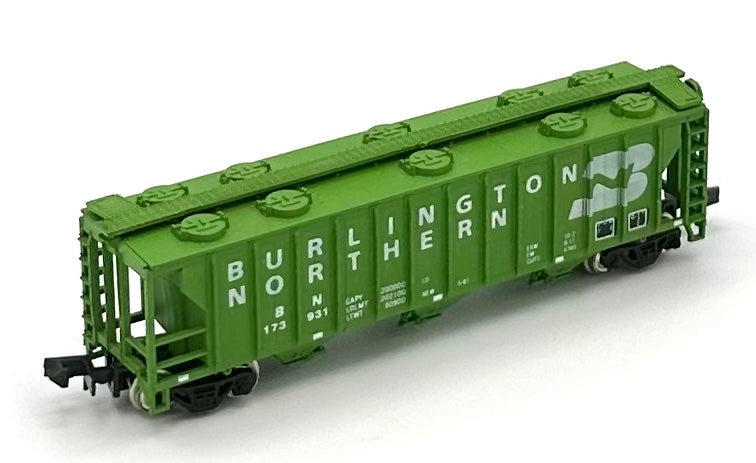 Con-Cor N Scale  Burlington Northern 3 bay Covered Hopper BN 173931 Roof Walkway