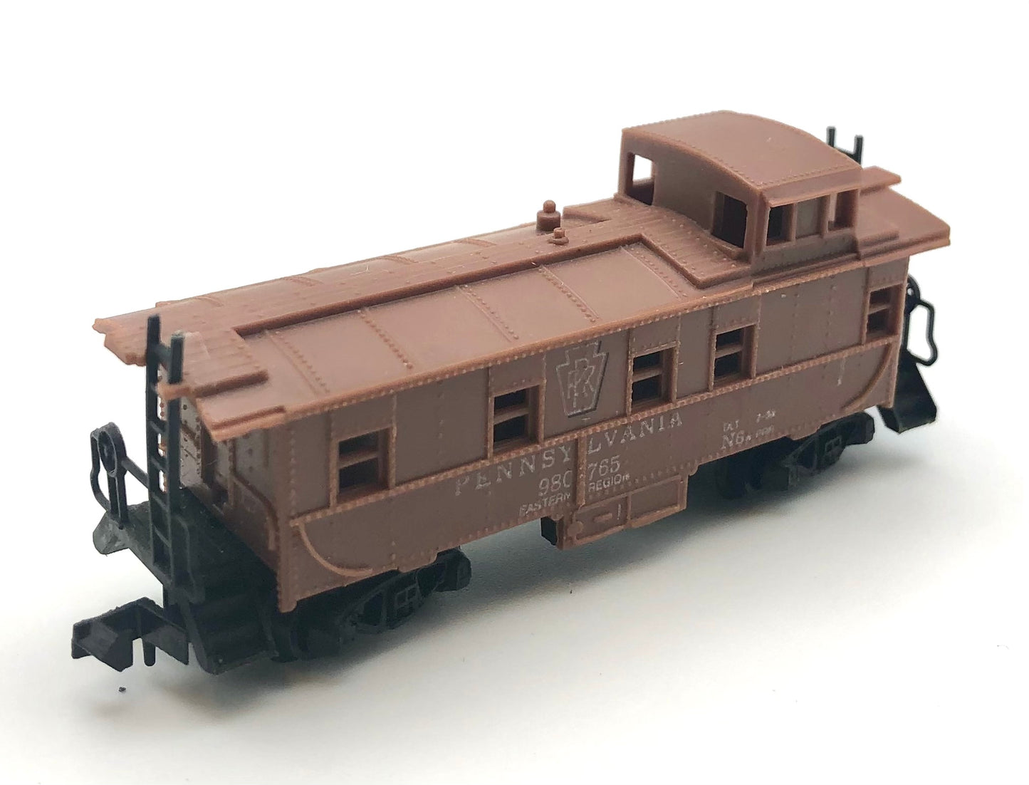 Arnold Rapido N scale Pennsylvania Rivet sided Offset Cupola Caboose 980795