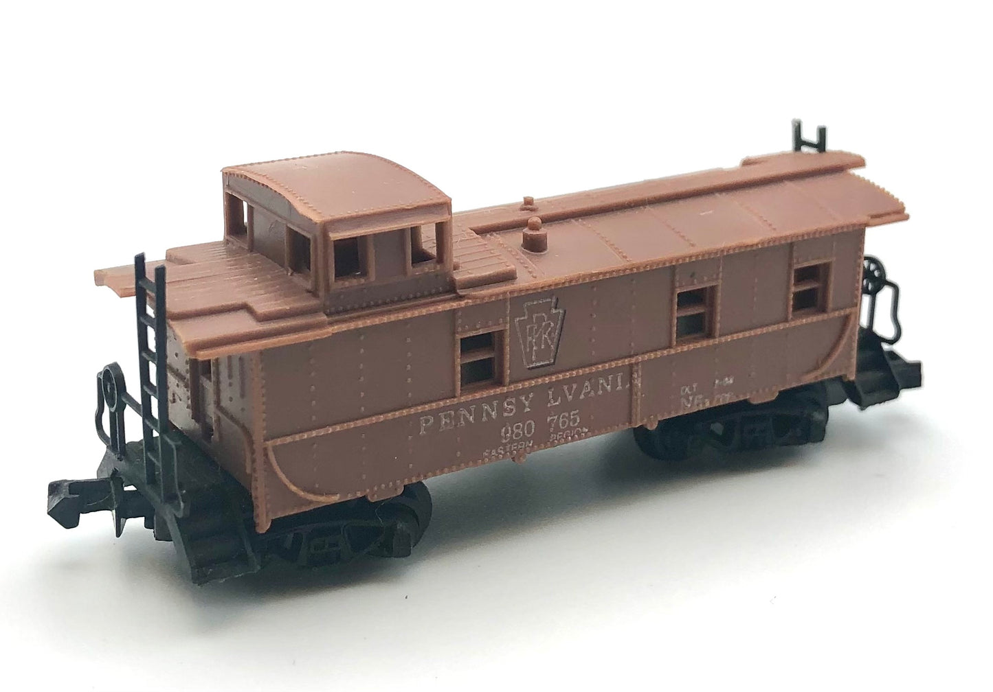 Arnold Rapido N scale Pennsylvania Rivet sided Offset Cupola Caboose 980795