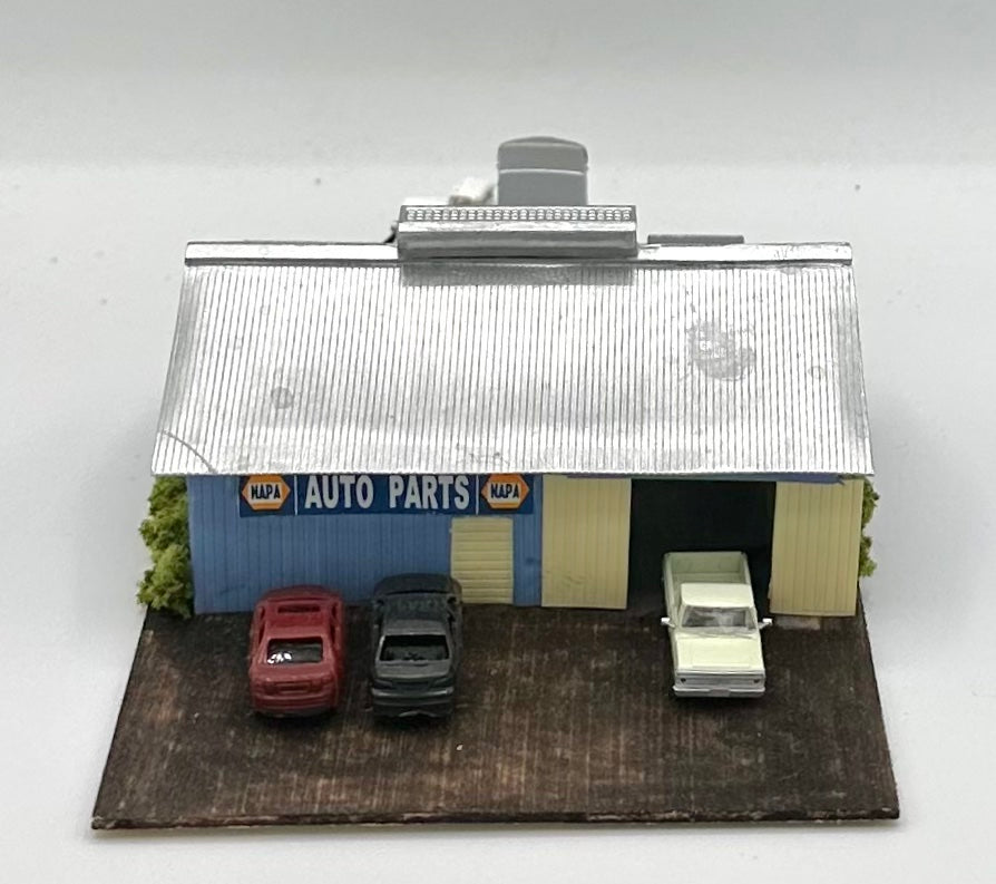 N Scale Custom Built/Painted Auto Parts Building Diorama