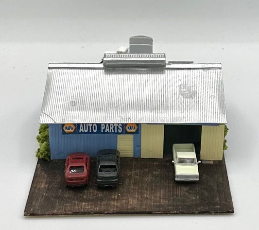 N Scale Custom Built/Painted Auto Parts Building Diorama