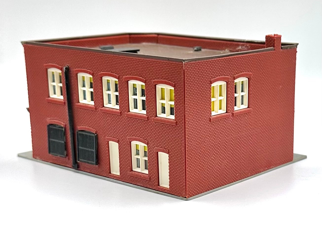 N Scale 2 Story Corner Building ,Shop, Bank  & Apartments Fully Assembled