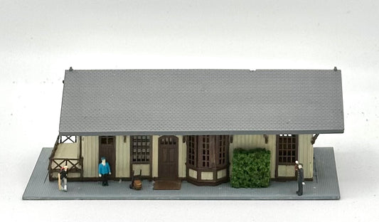 Atlas 2848 N Scale "Maywood Station Country Train Station, Fully Assembled.