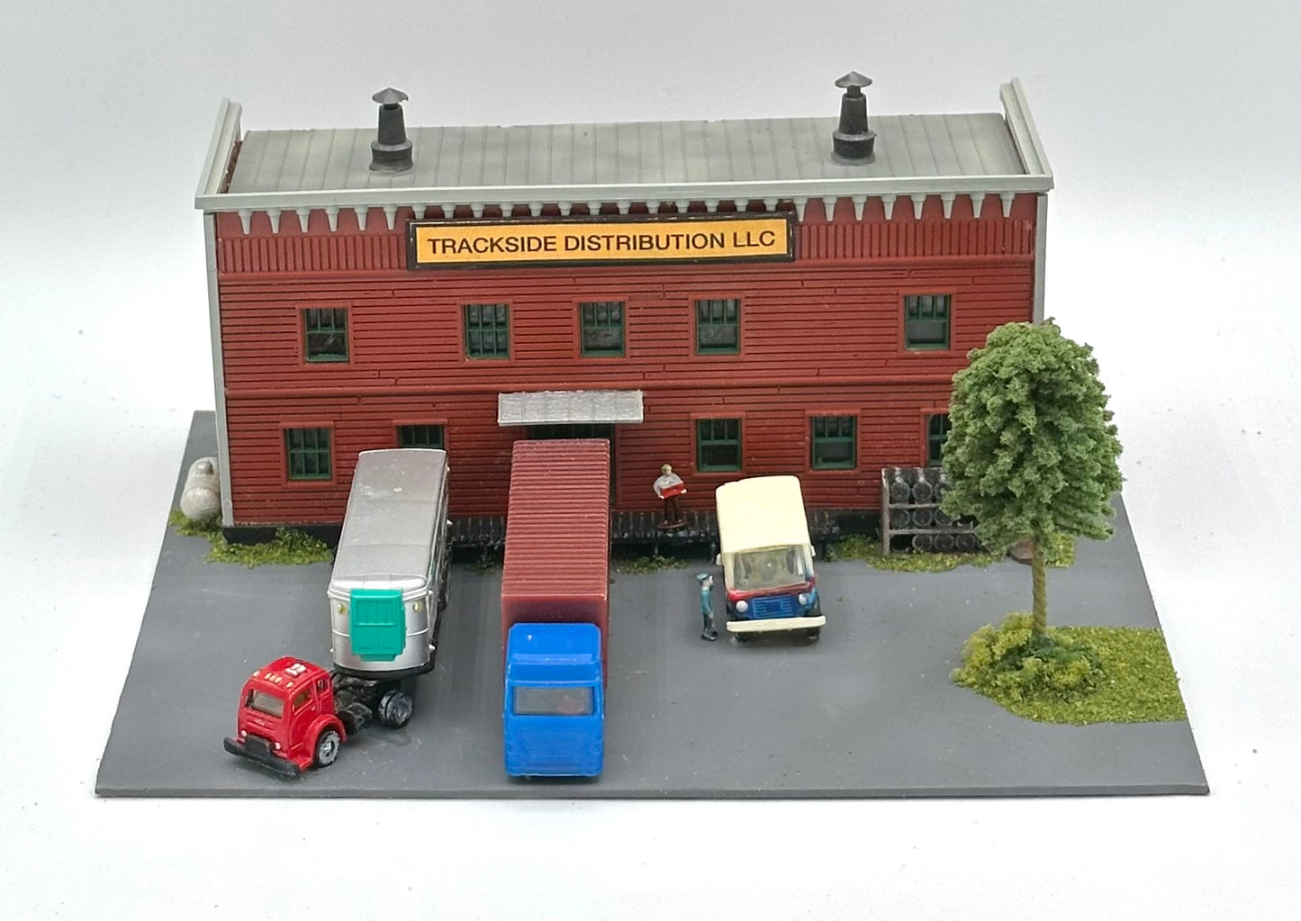 Heljan Con-Cor N Scale Weathered Custom Furniture Factory Diorama