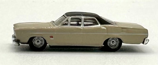 N Scale 1960's 4 Door Two Tone Saloon Green with Black Roof