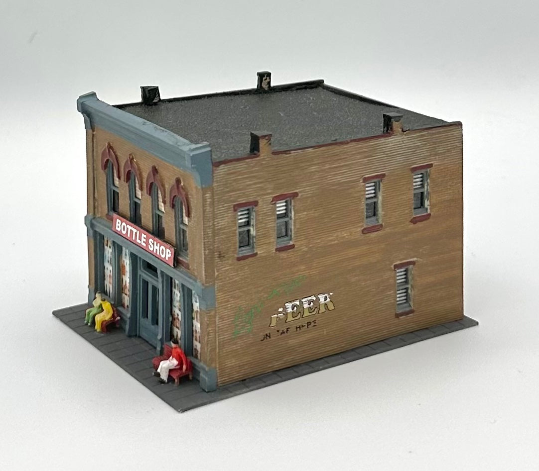 Woodland Scenics DPM N Scale Custom Weathered 2 Story Building "Bottle Shop"