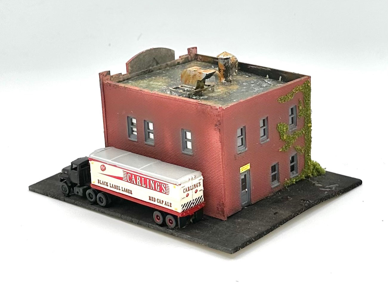 Woodland Scenics DPM N Scale Custom Weathered 2 Story Building "Brewing Co" Lighted Diorama