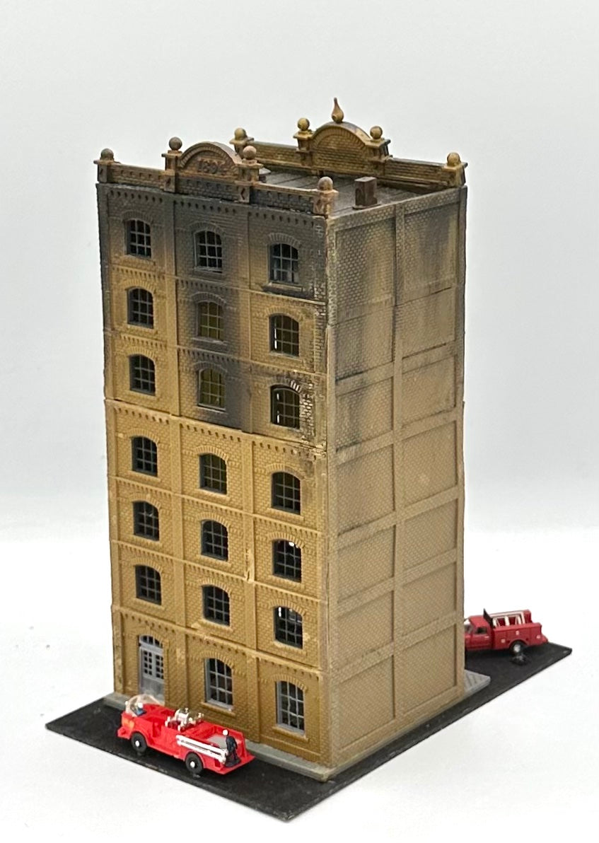 Pola N Scale Custom 7-Story  Burning  Apartment Building