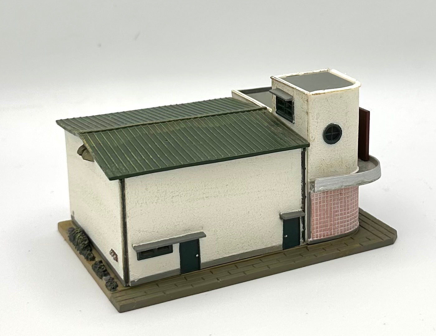 TomyTec N Scale 038-2 Weathered Japanese Style Main Street Cinema