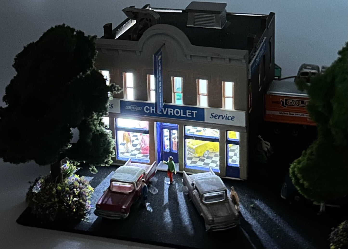 Woodland Scenics DPM, N Scale Custom Painted 2 Story Chevrolet Car Showroom Diorama.